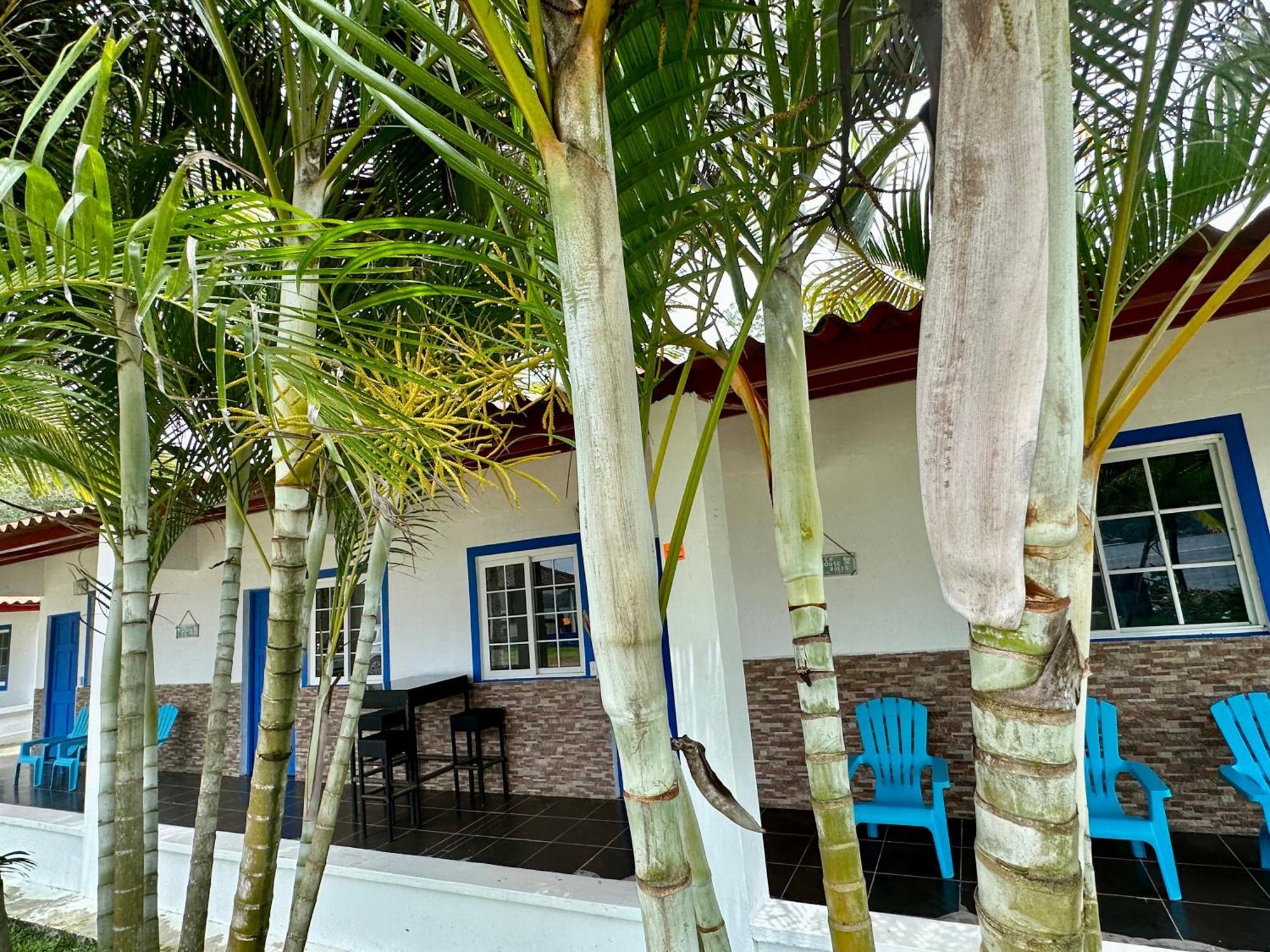 La Posada Del Buzo Colon Exterior photo